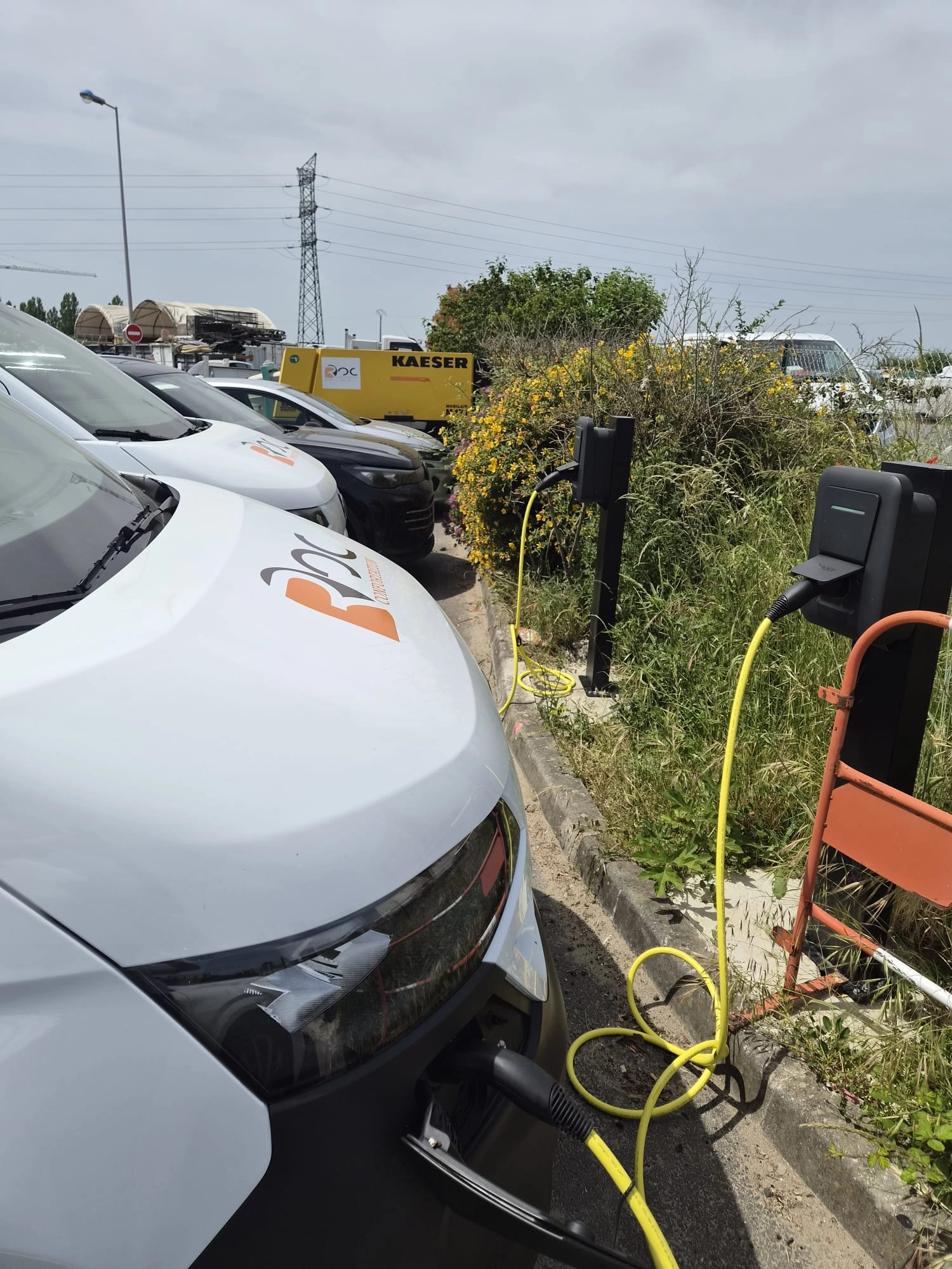 E-transporters électriques + bornes
